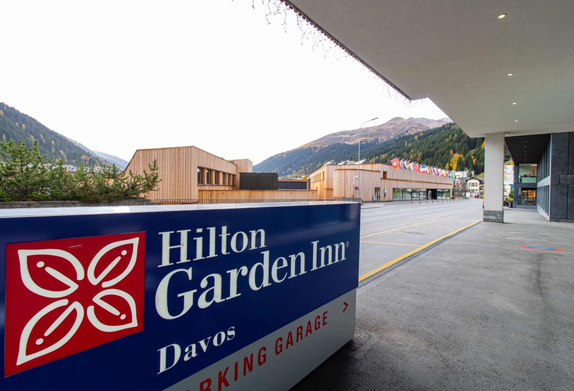 Hilton Garden Inn Davos Esterno foto